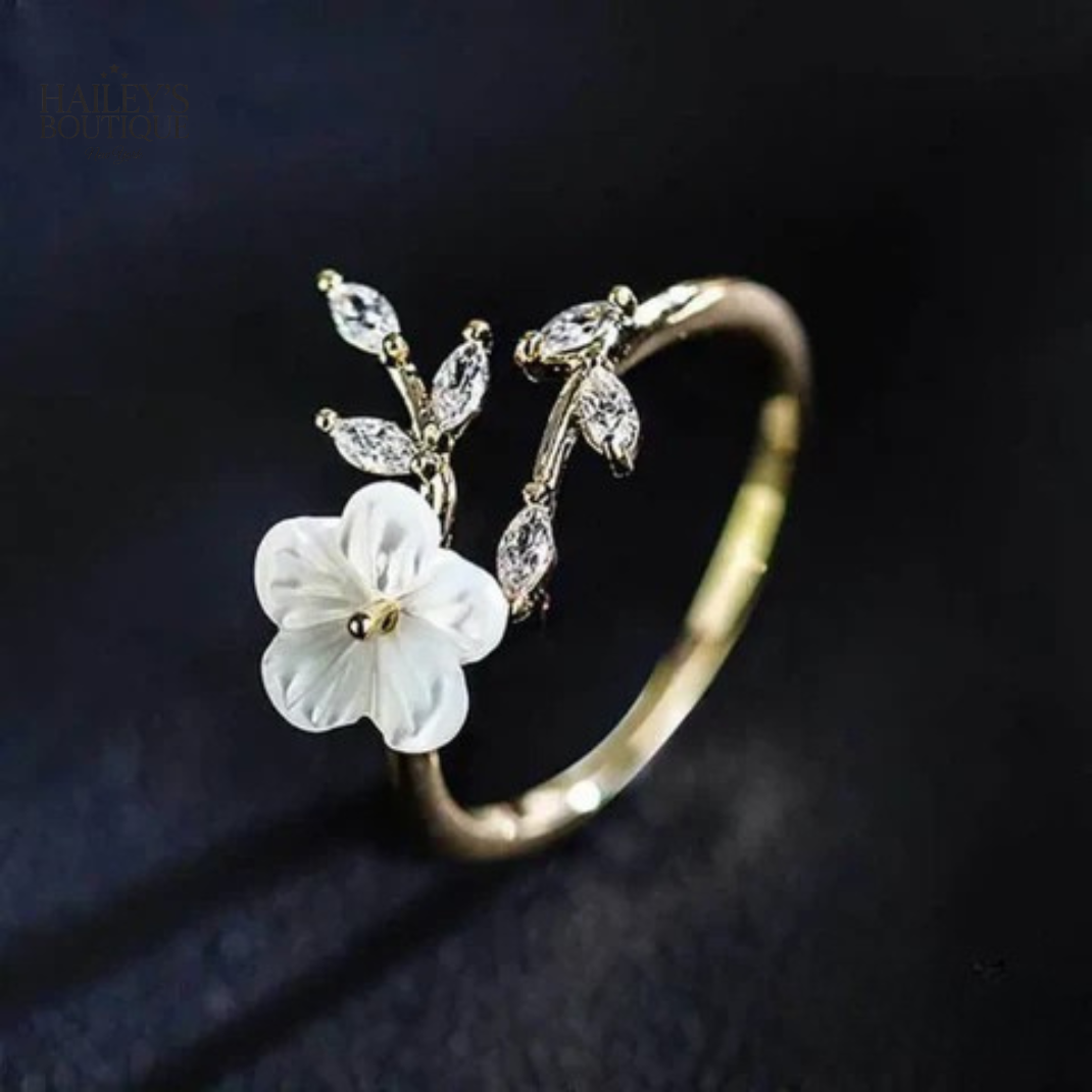 DAZZLING WHITE BLOSSOM ZIRCONIA RING