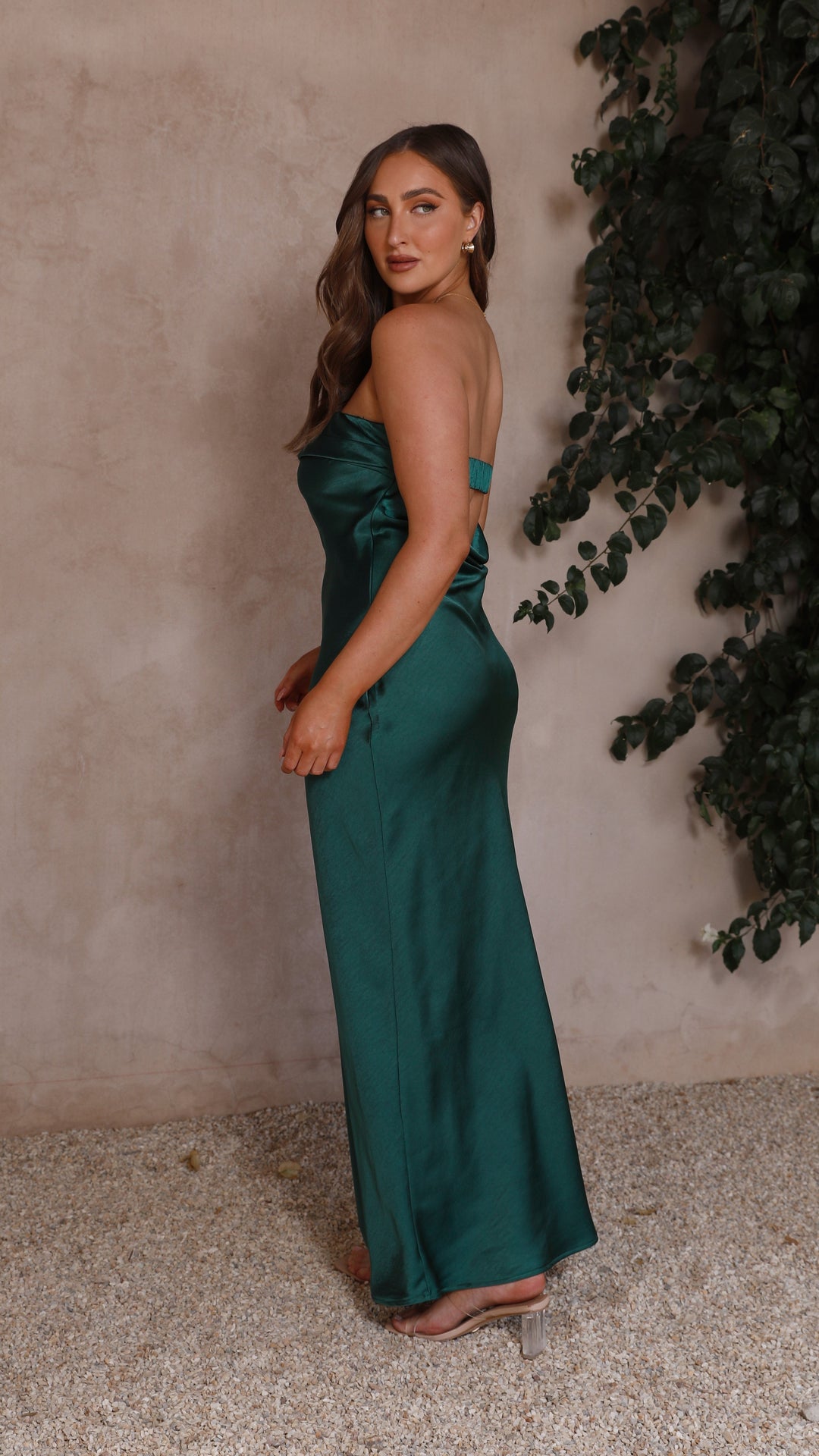 Thesa | Sleeveless Satin Dress