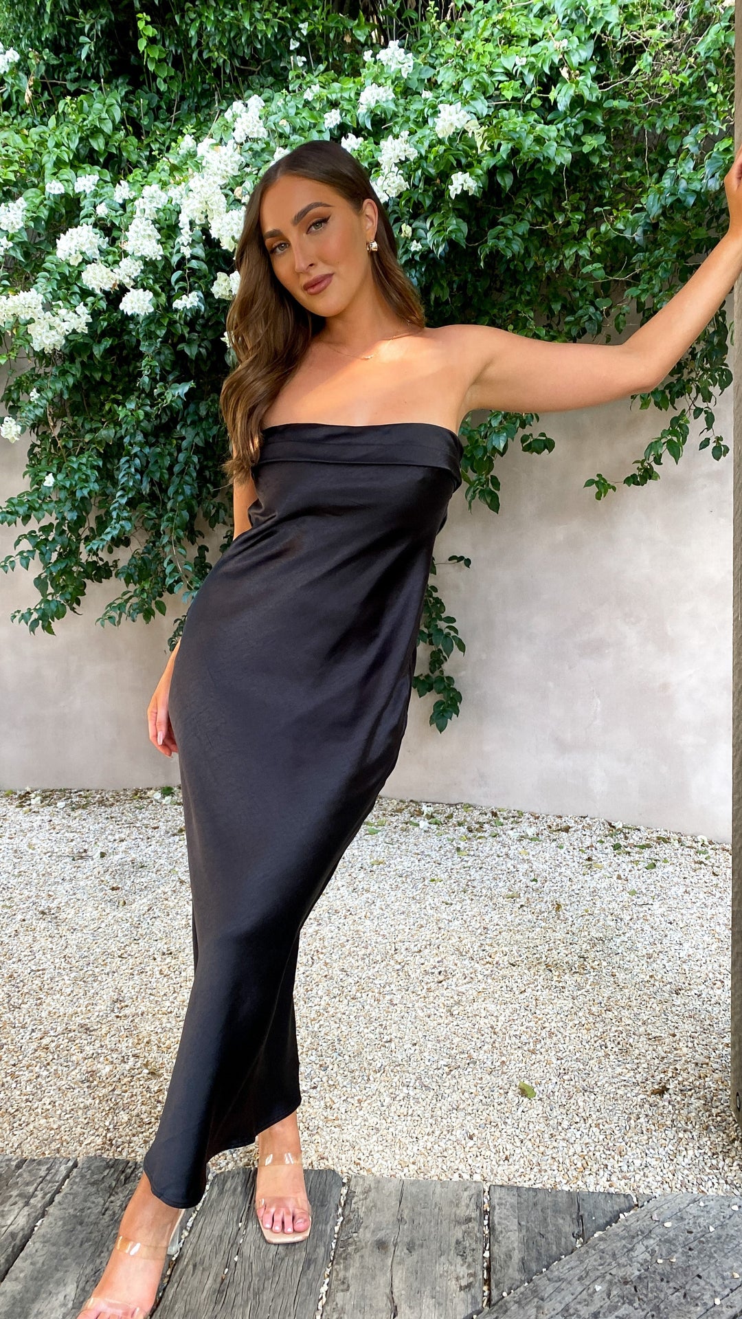 Thesa | Sleeveless Satin Dress